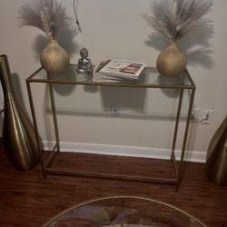 CONSOLE TABLE
