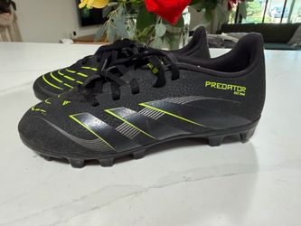 Boys Adidas Predator Soccer Cleats Size 2