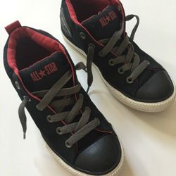 Converse Chuck Taylor All Star Street Mid Top - Size 5