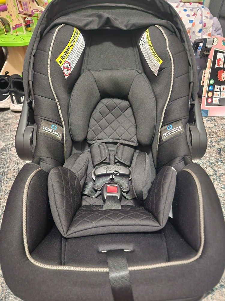 Infant Graco Carseat