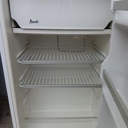 Mini fridge