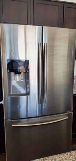 Samsung - 24.6 Cu. Ft. French Door Refrigerator with Thru-the-Door Ice and Water - Stainless steel

