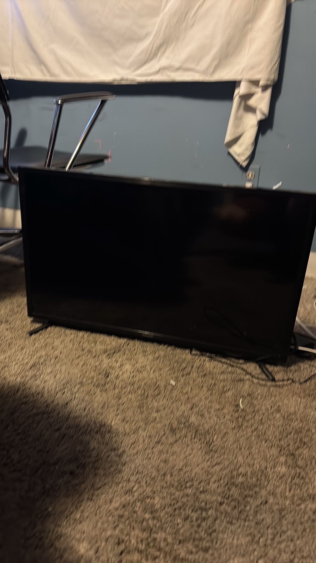 32-inch 1080p Full HD LED TV