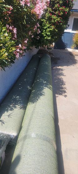 Turf  / artificialgrass one roll the one is by wall