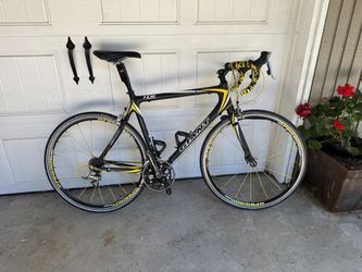 Giant TCR Carbon Road Bike