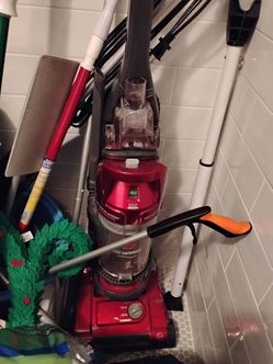 Vacuum Cleaner With Cord Rewind