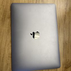 MACBOOK AIR