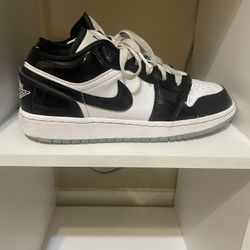 Black And White Nike Jordans