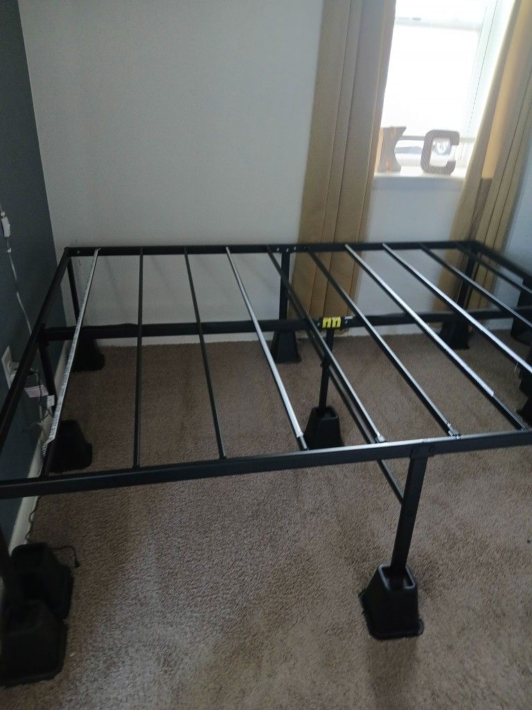 Queen Size Platform Bed.  Frame and Mattress