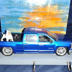 WOODEN HANDMADE CRUISING U.S.A TRUCK 