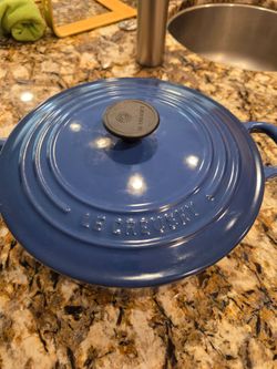 Le Creuset Enameled Cast Iron Round Dutch Oven 3.5 Qt (#22) - Excellent Condition