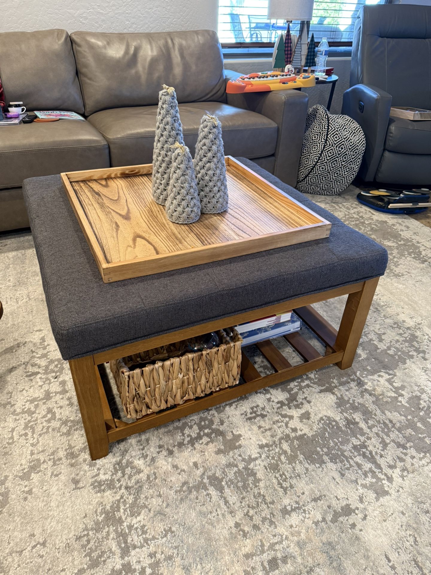 Coffee Table/Ottoman
