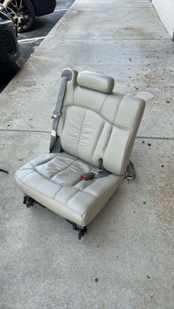 2006 back seat for a Tahoe/suburb