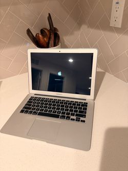 Apple MacBook Air Laptop