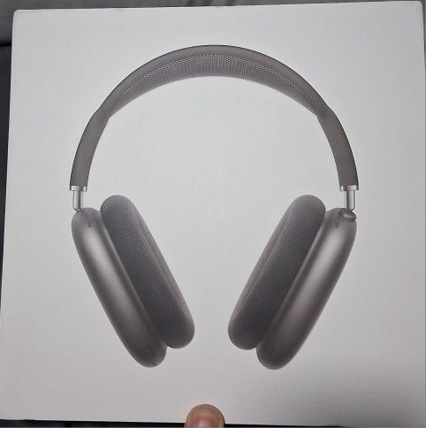 Sealed Black Airpods Max