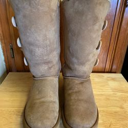  Women’s authentic UGG boots size 7