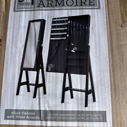 Make Up Armoire