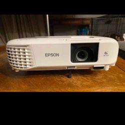 Epson 880 Home Theater Projector 