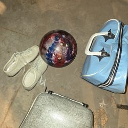 Bowling Balls In  Case,an Shoes