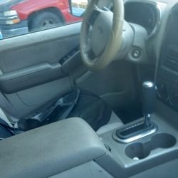 Ford Explorer 2006 6 Cilindros Pocas Millas Título Limpio 