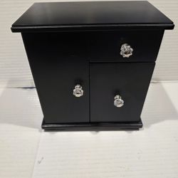 Like New Jaclyn Smith Jewelry Box