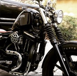Custom Harley Davidson Sportster 1200 - clean title