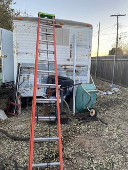 Ladder 24’ 300L