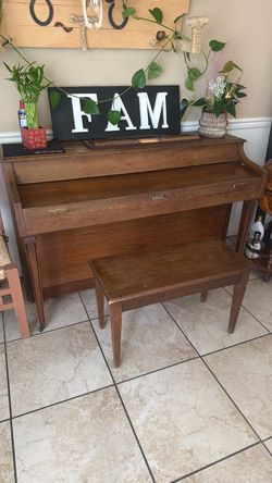 Baldwin piano