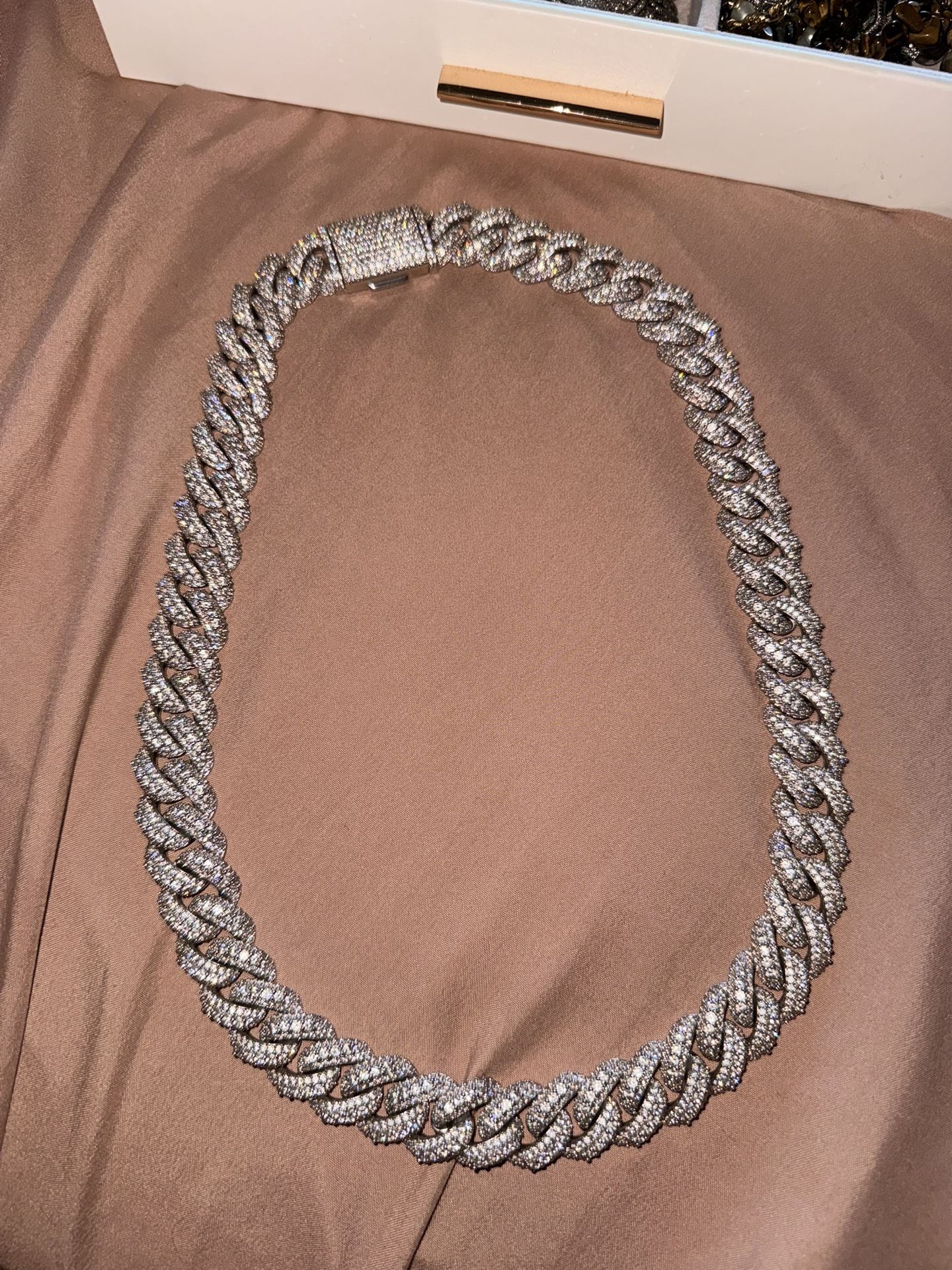 Cuban Link VVS Moissanite