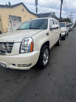 Cadillac Escalade Full-Size SUV 2008