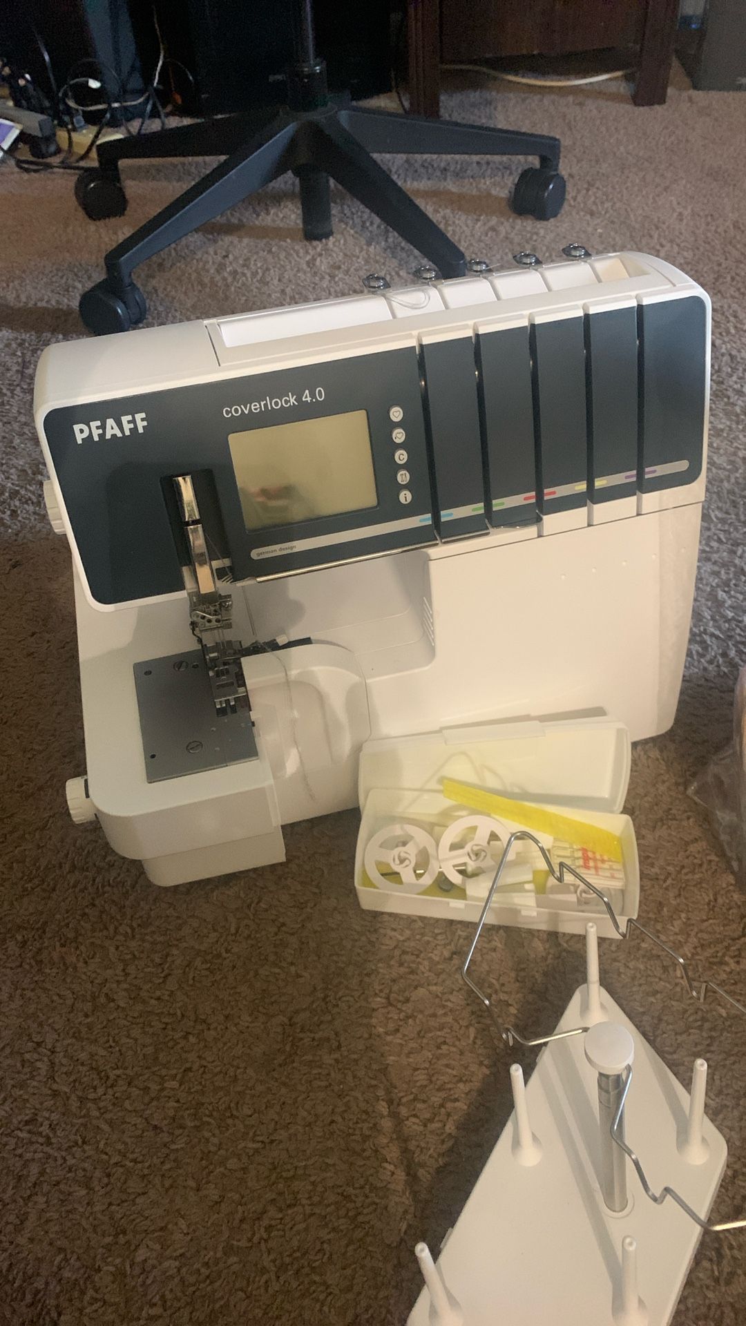 Pfaff Coverlock 4.0 Sewing Machine