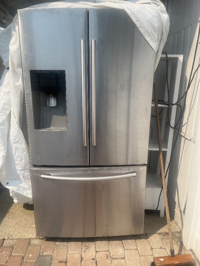 Samsung Refrigerator $80 