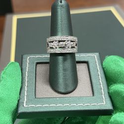 White gold and diamond cocktail ring