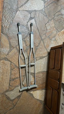 Crutches, adjustable