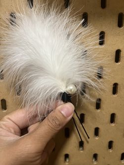 Hair accessory: Feather bobby-pin
