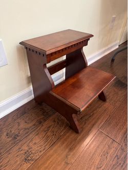 Wooden 2-Tier Display Shelf / Plant Stand – Cherry Finish