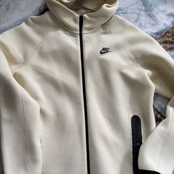 Nike tech large