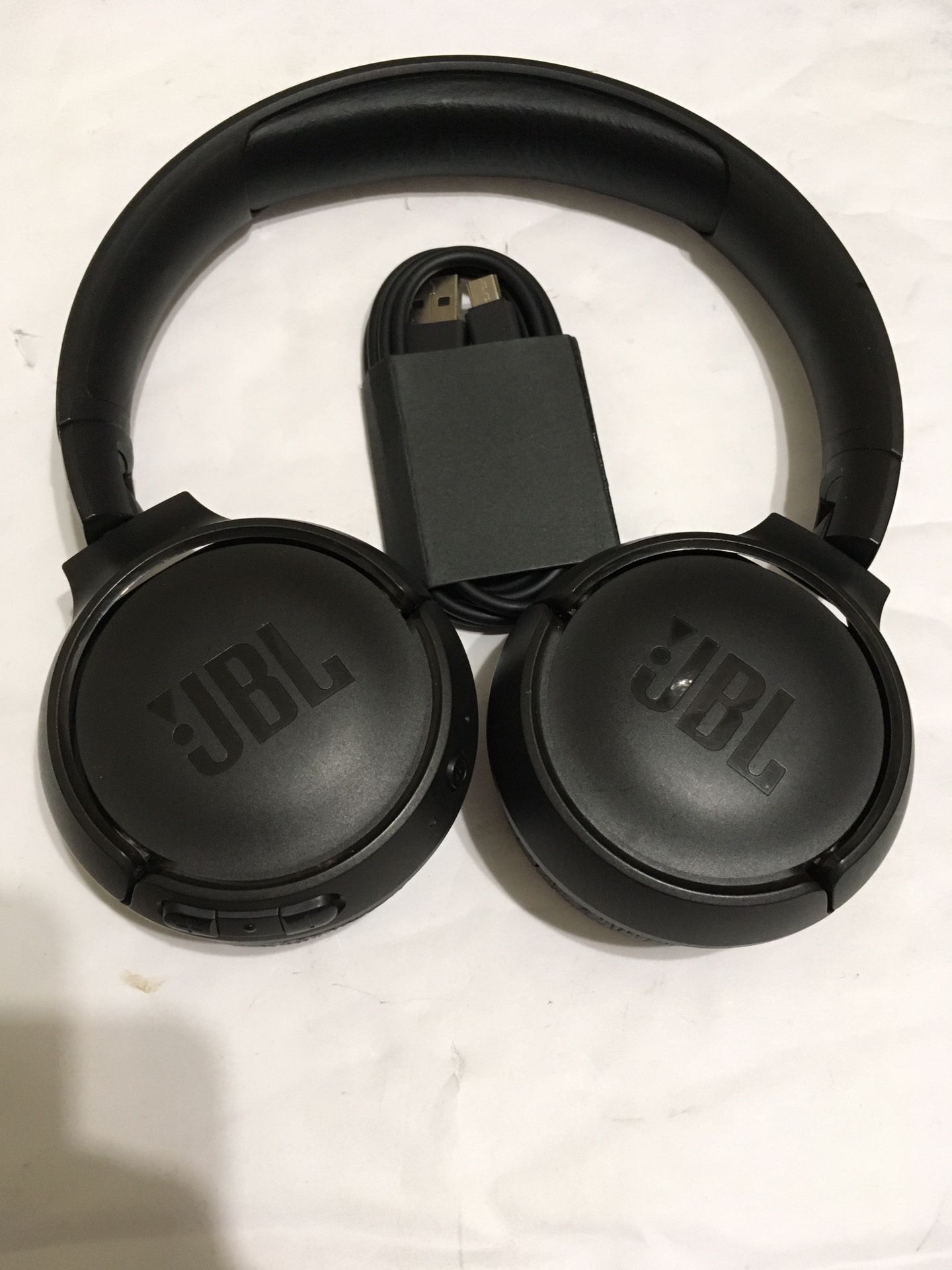 JBL Tune 500BT Wireless On-Ear Bluetooth Headphones JBL Pure Bass sound Wireless Bluetooth Streaming 16H battery life | 2H recharging time and speed c