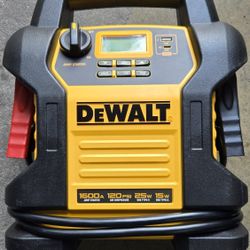 DeWalt Battery Jumper/Air Compressor