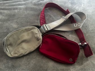 Lululemon belt bag (2)