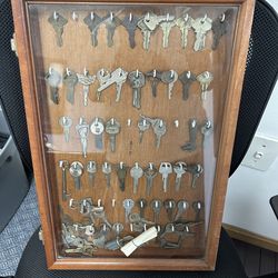 Keys & Case (over 90 keys)