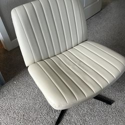 Cross legged chair