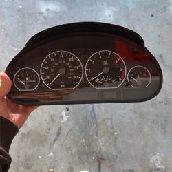2004 BMW 330ci E46 Cluster 