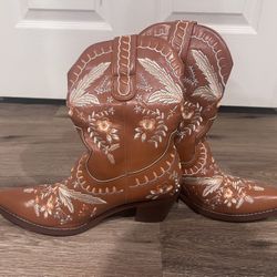 Women’s Cowboy Boots 