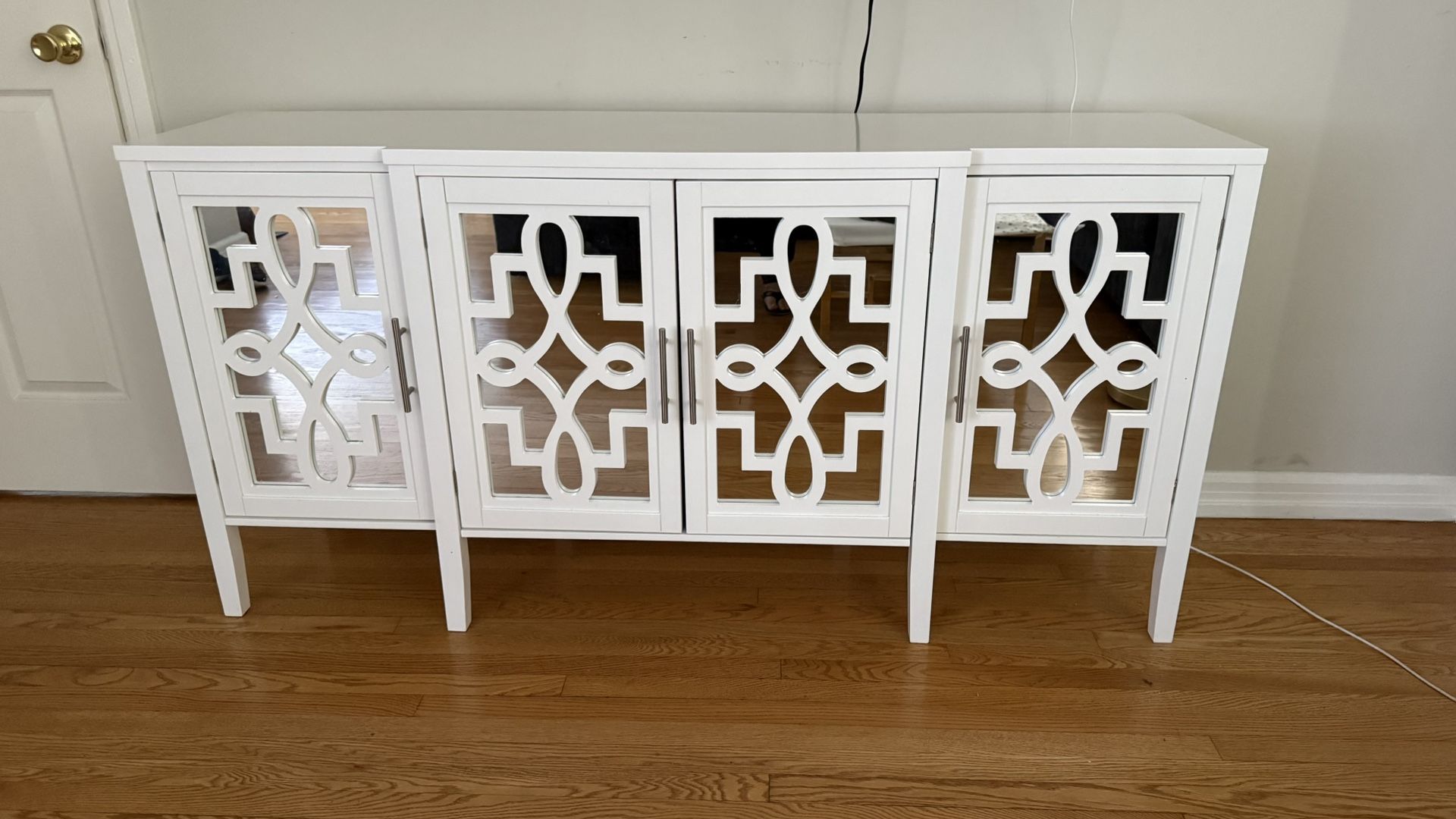 Sideboard/ TV Stand very good condition