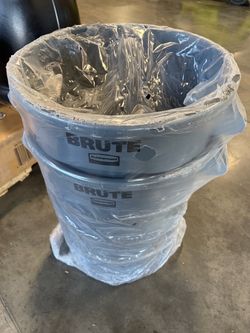32 Gallon Gray Heavy Duty Round BRUTE Trash Can