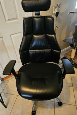 Rfm Verte executive chair great for Gaming.