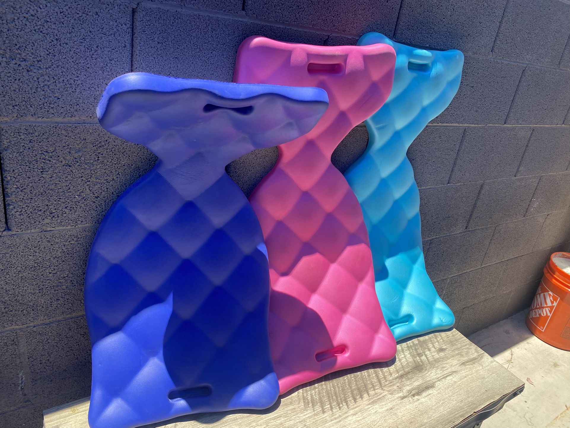 Floating Pool Seats, USA Made, No Cracks. 3 For 20$
