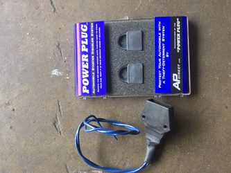 Automotive starter kill switch with two keys.