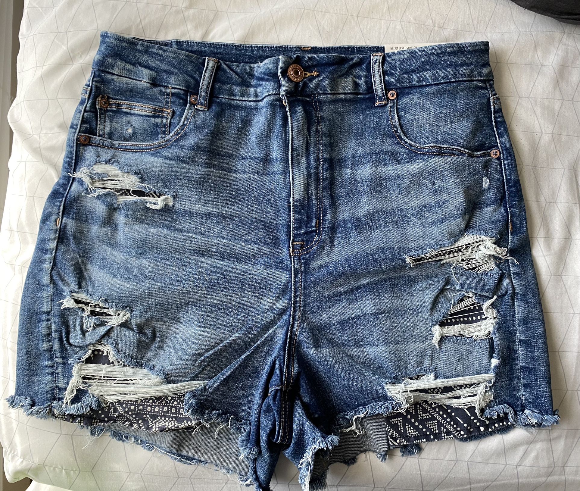 American Eagle Curvy Shorts Size 18